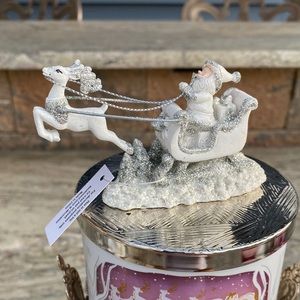 Beautiful Santa & Sleigh Magnet Candle Topper